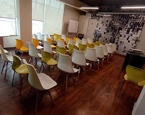 Meeting Rooms for Small Corporate Gatherings 02